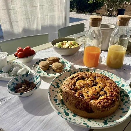 Biancolivo Bed & Breakfast 3*