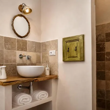 Biancolivo Bed & Breakfast 3*